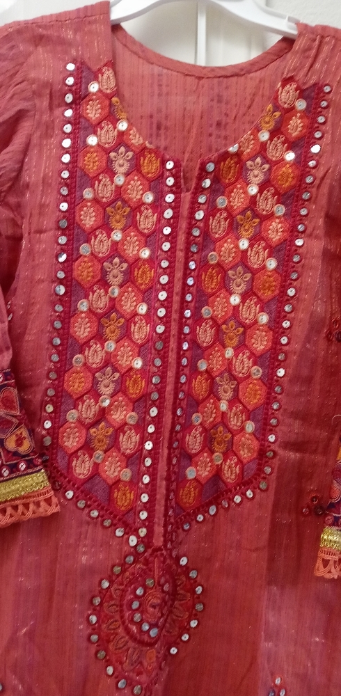 Pakistani/indian lawn 3 piece suit
